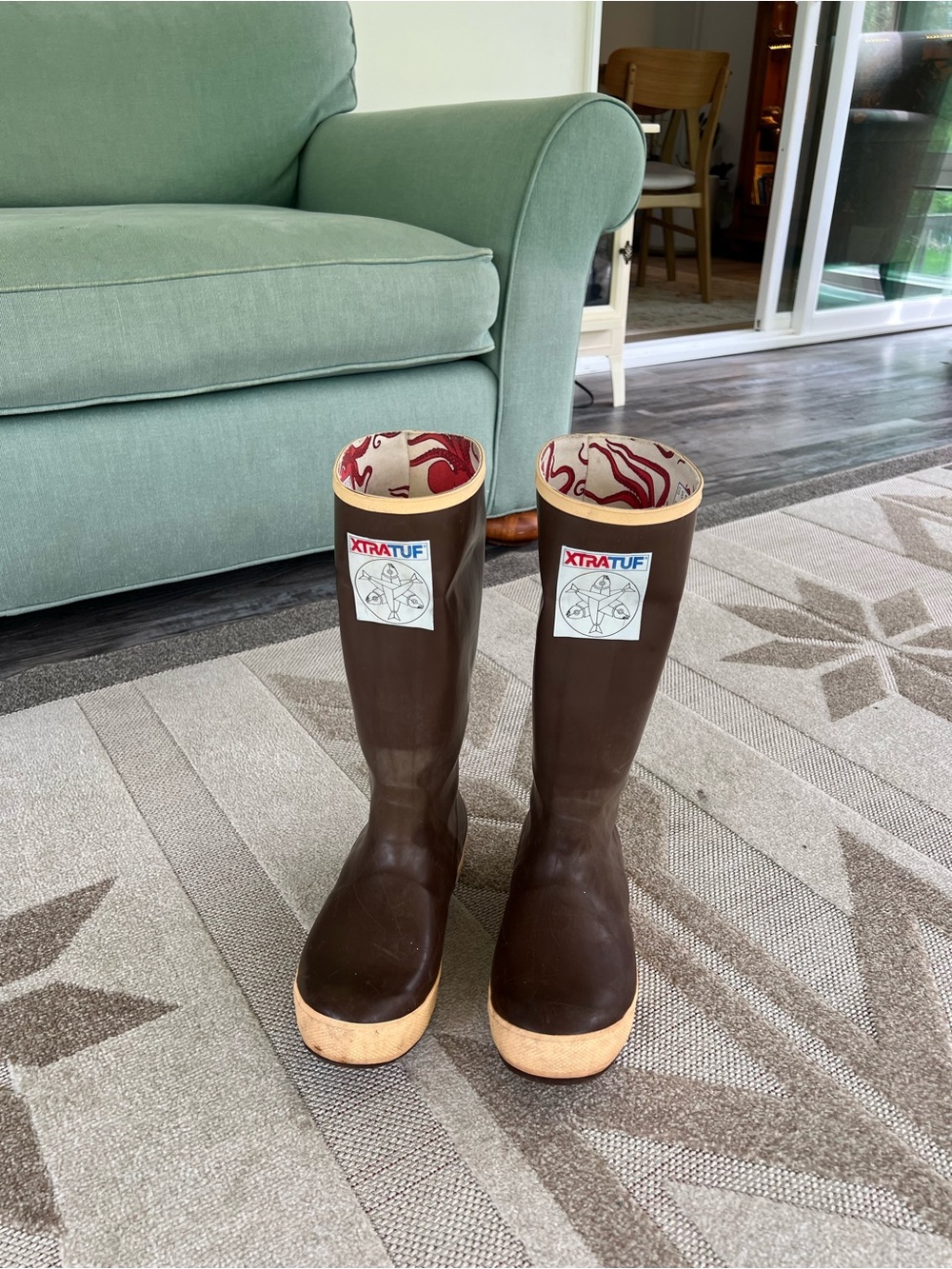 Women’s XTRATUF rain boots in size 9
Only worn a few times 
Retails for $170.00